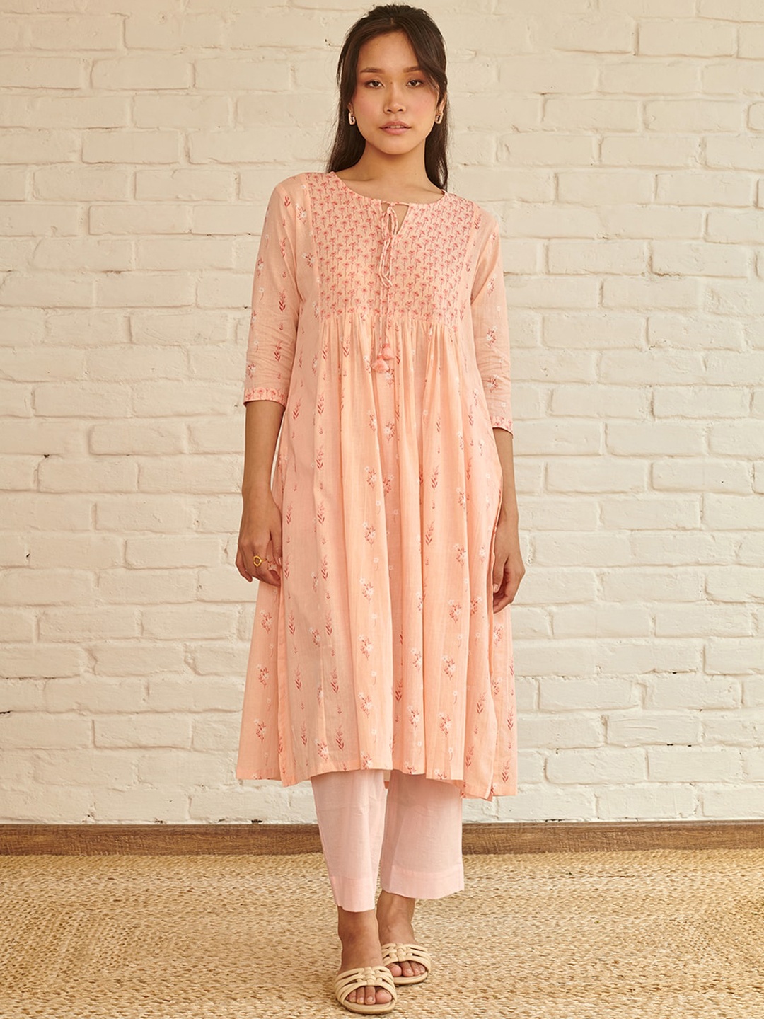 

Prakriti Jaipur Floral Printed Notch Neck Cotton A-Line Kurta, Peach