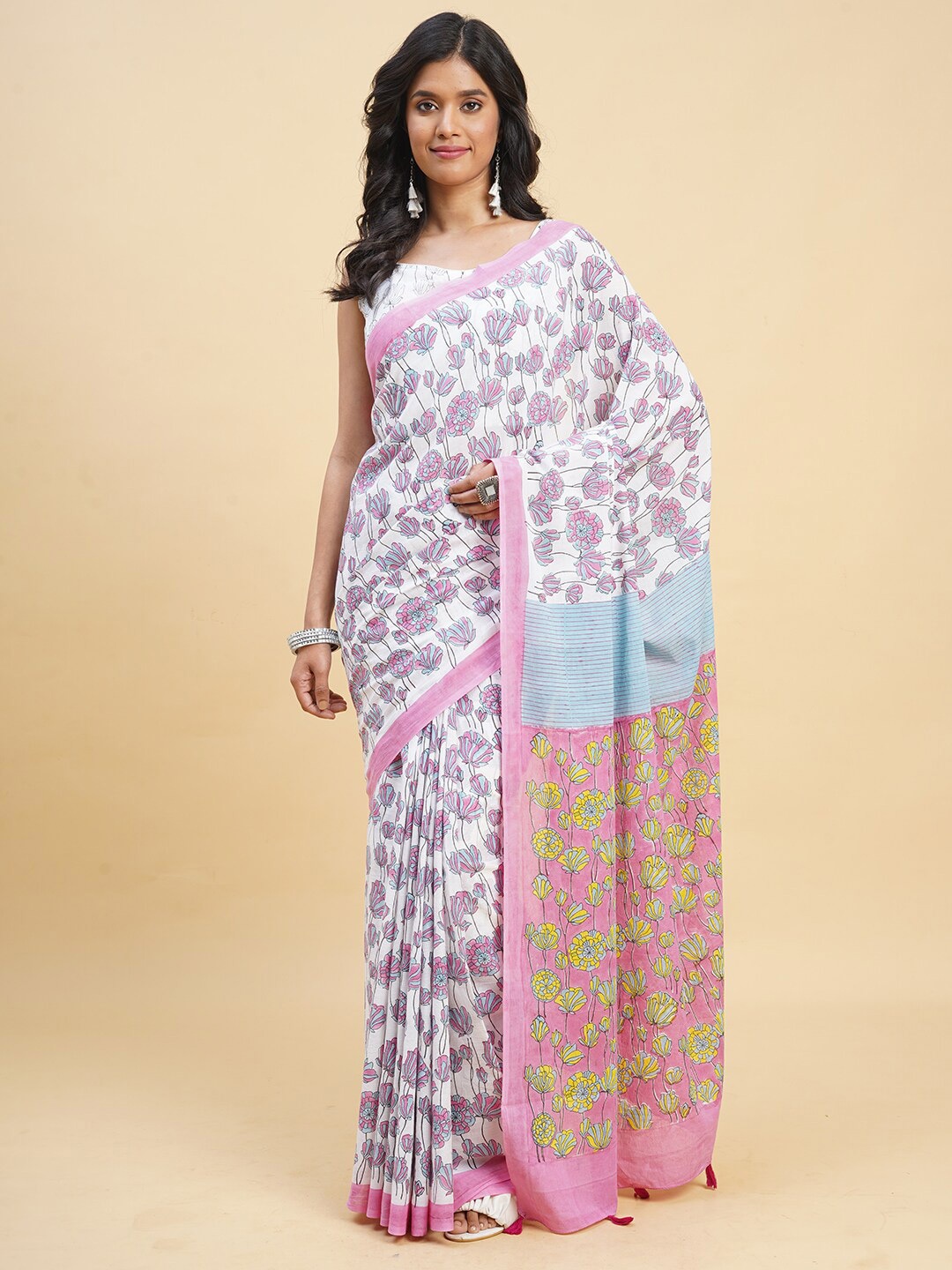 

SootiSyahi Floral Printed Pure Cotton Saree, Blue