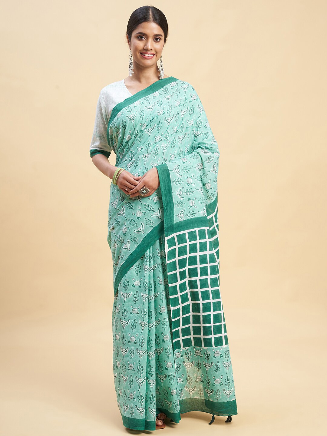 

SootiSyahi Ethnic Motifs Printed Pure Cotton Block Print Saree, Green