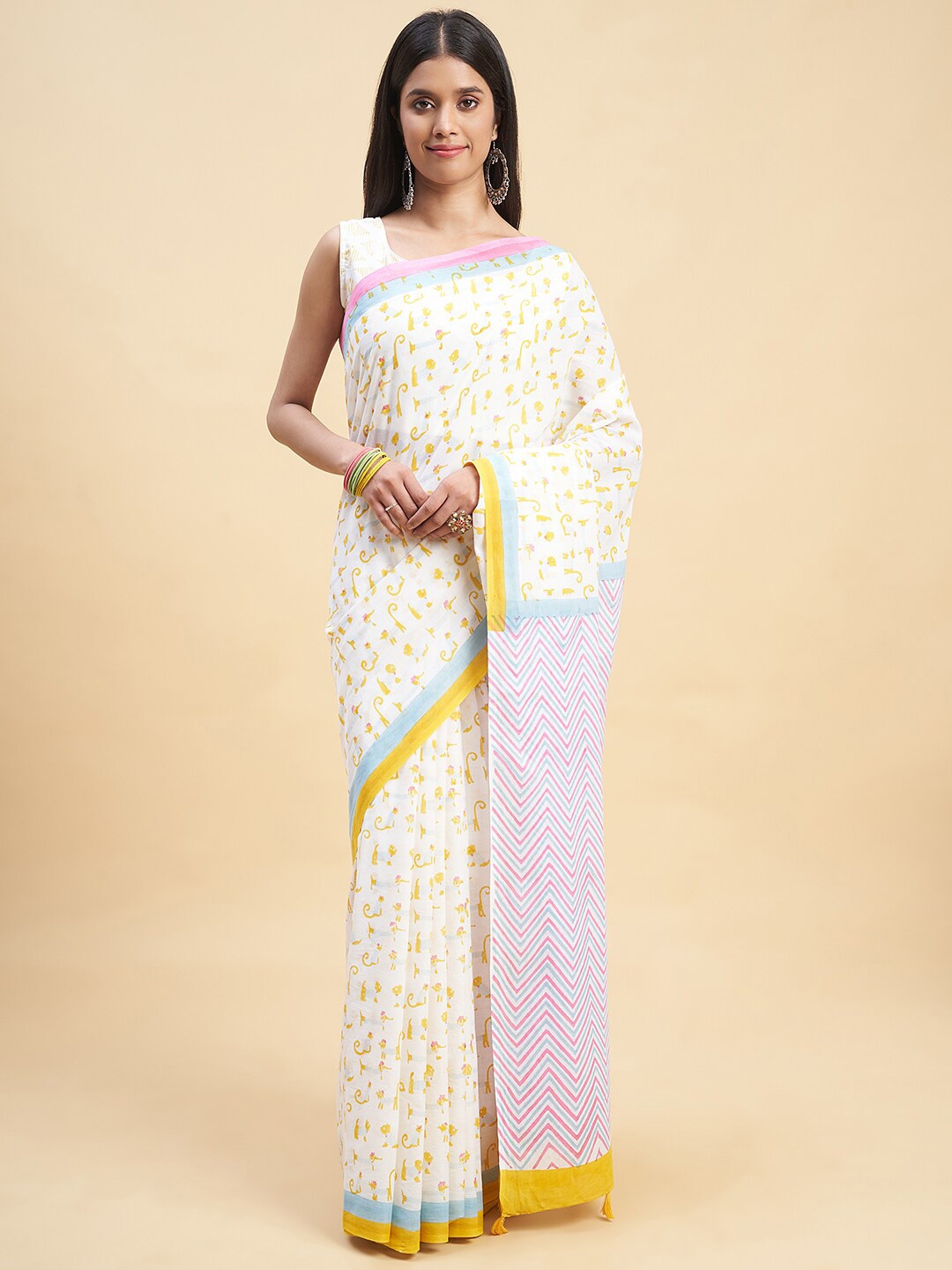 

SootiSyahi Abstract Printed Pure Cotton Block Print Saree, Yellow