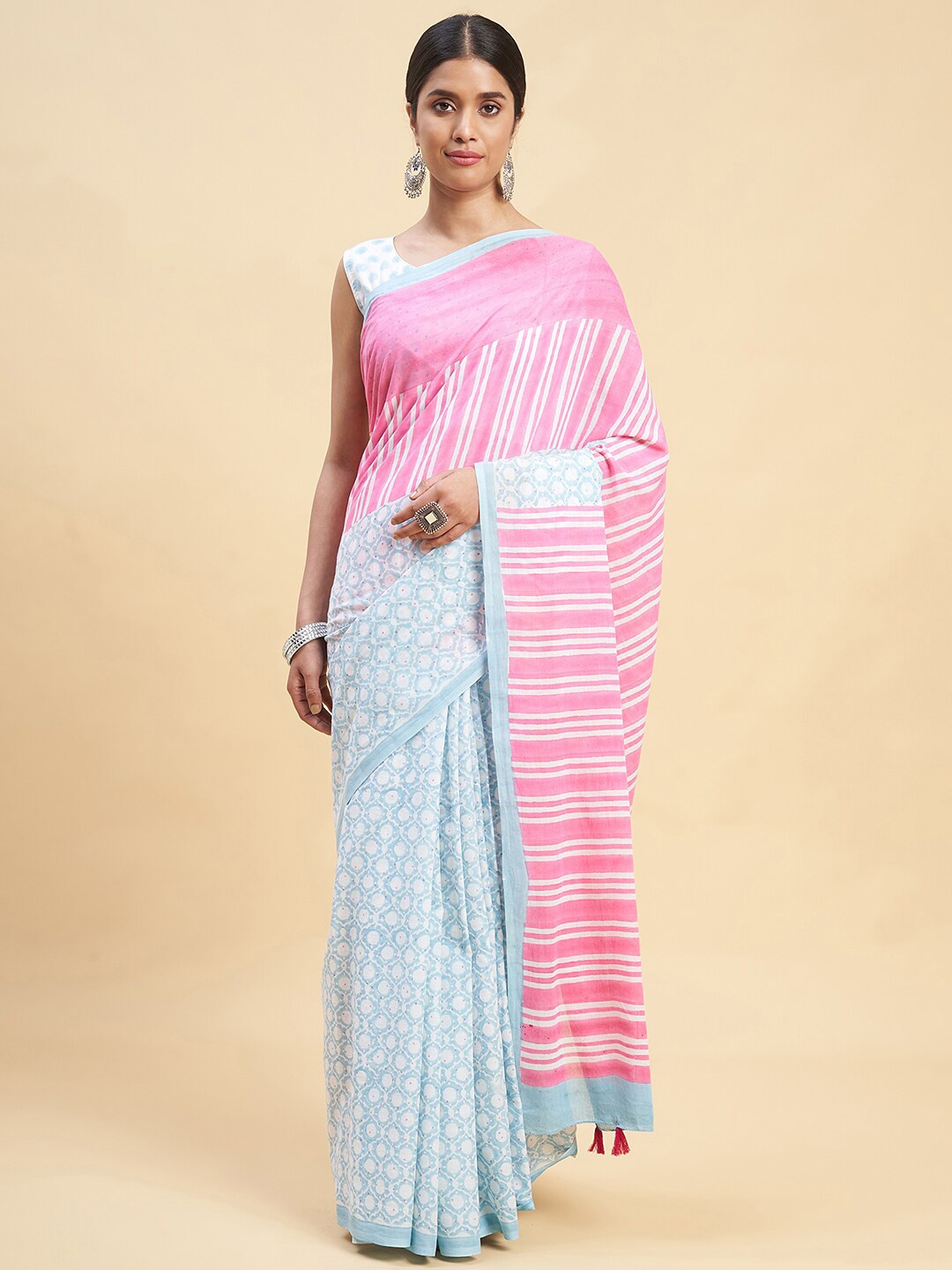 

SootiSyahi Geometric Printed Pure Cotton Block Print Saree, Blue
