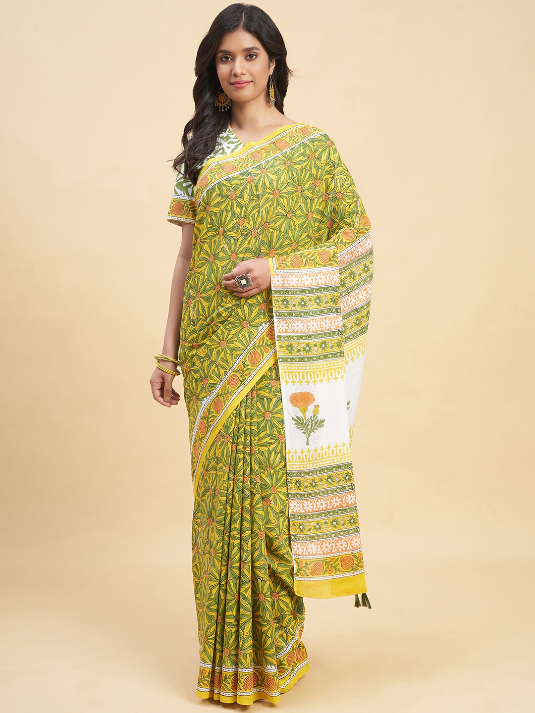 

SootiSyahi Ethnic Motifs Printed Pure Cotton Block Print Saree, Olive