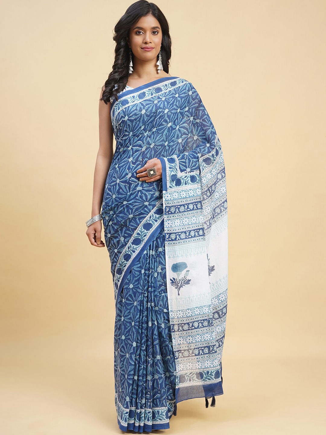 

SootiSyahi Floral Printed Pure Cotton Block Print Saree, Blue