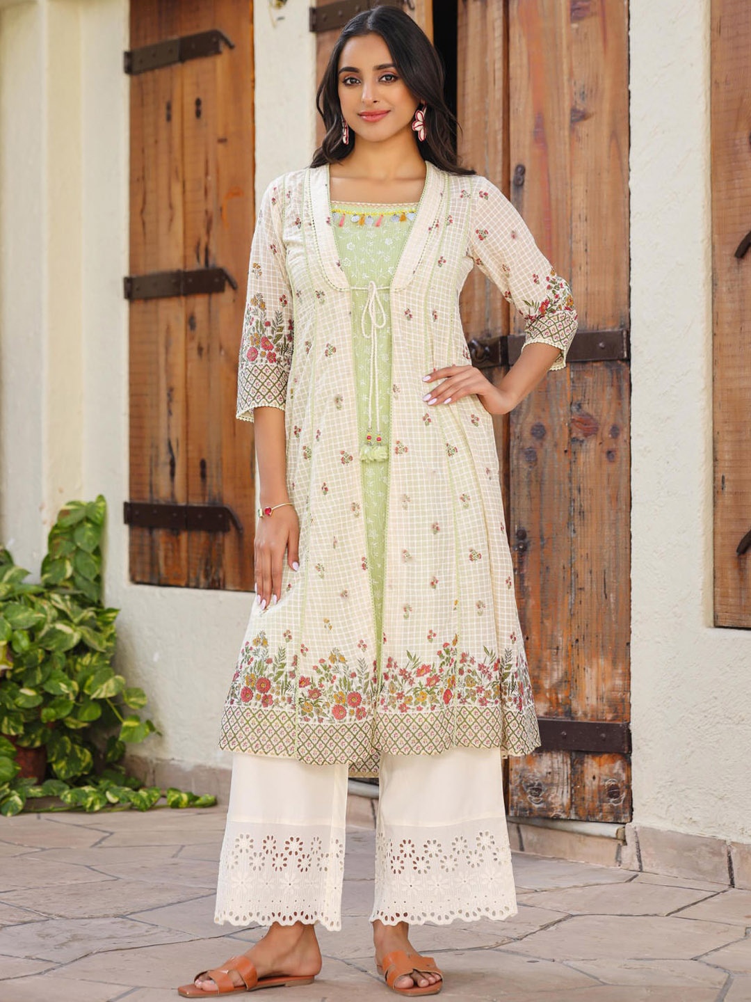 

Juniper Floral Printed Square Neck Three-Quarter Sleeves A-line Kurta, Lime green