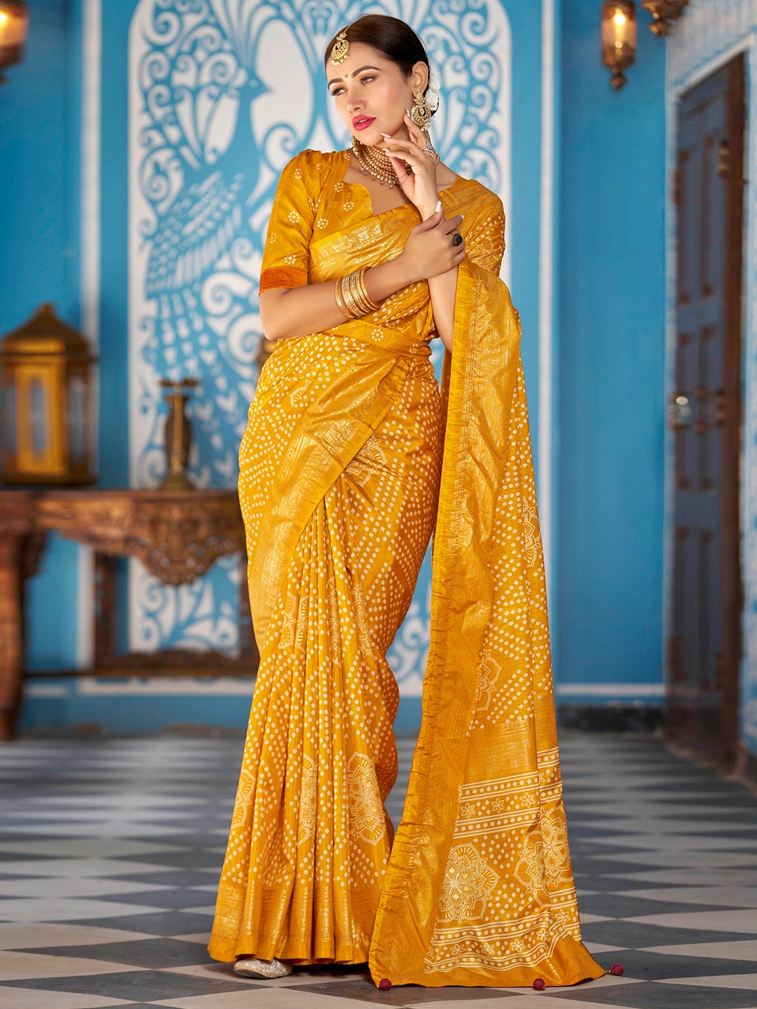 

Divyadham Textiles Bandhani Zari Pure Silk Bandhani Saree, Yellow
