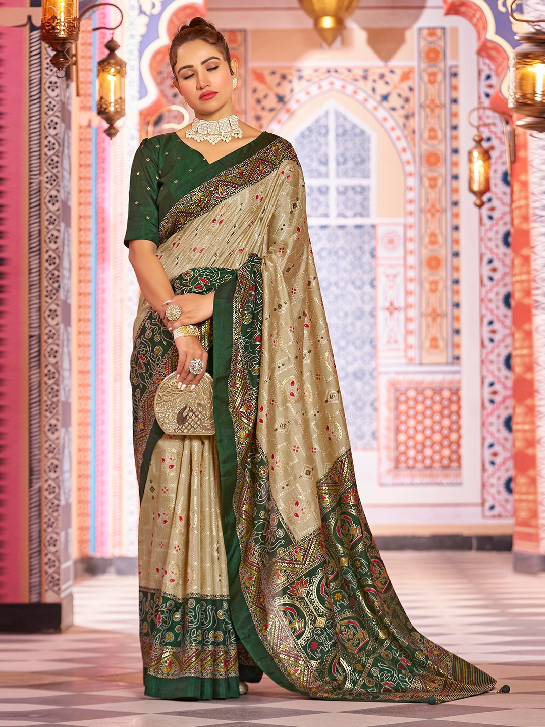 

Divyadham Textiles Bandhani Printed Pure Silk Banarasi Saree, Green