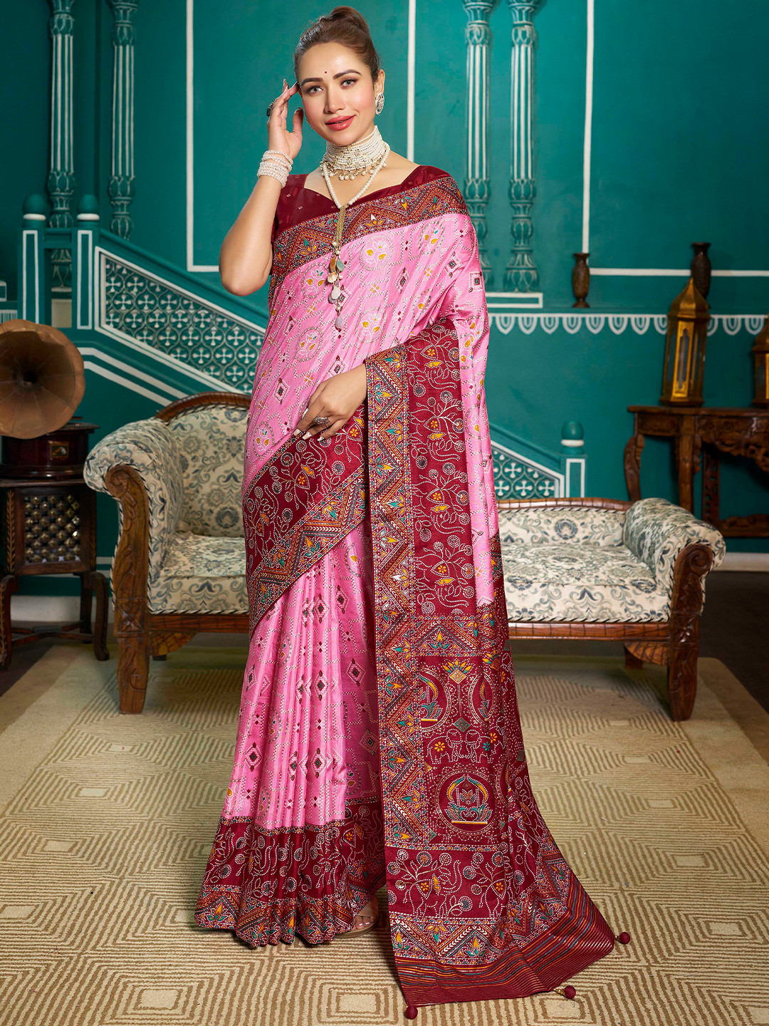 

Divyadham Textiles Floral Printed Pure Silk Banarasi Saree, Pink