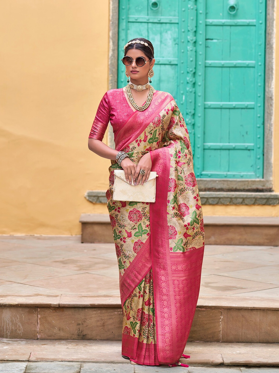 

Divyadham Textiles Floral Printed Zari Pure Silk Banarasi Saree, Pink