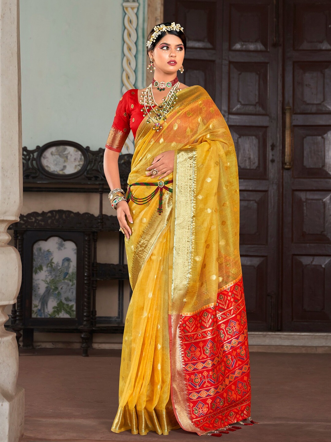 

Divyadham Textiles Floral Woven Design Zari Pure Cotton Banarasi Saree, Yellow