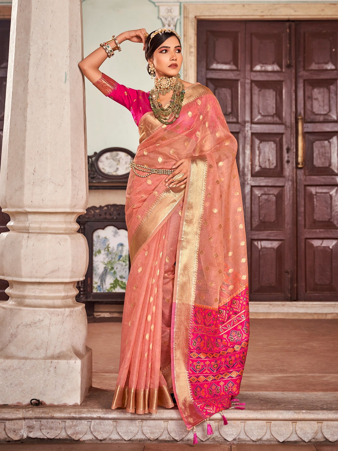 

Divyadham Textiles Floral Woven Design Zari Pure Cotton Banarasi Saree, Peach