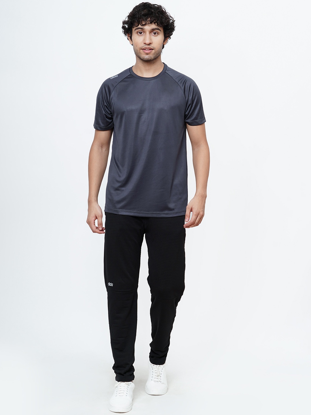 

DIDA Men Striped Comfort Fit Dry-Fit Training Joggers, Black