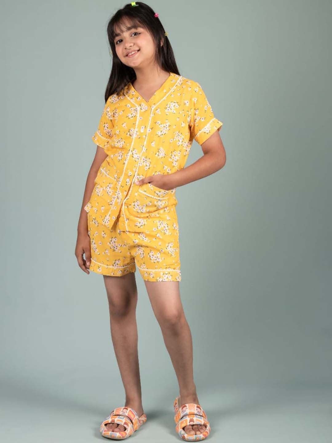 

TWEENY MINI Girls Floral Printed V-Neck Shirt & Shorts, Yellow