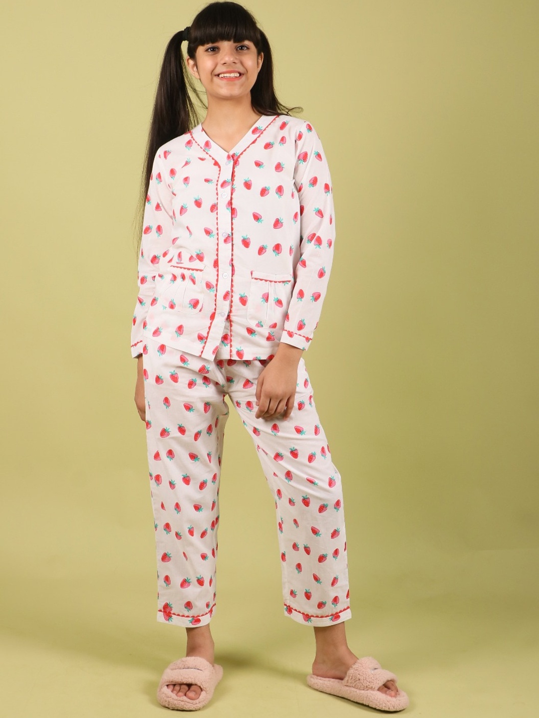 

TWEENY MINI Girls Graphic Printed V-Neck Pure Cotton Shirt & Pyjama, White