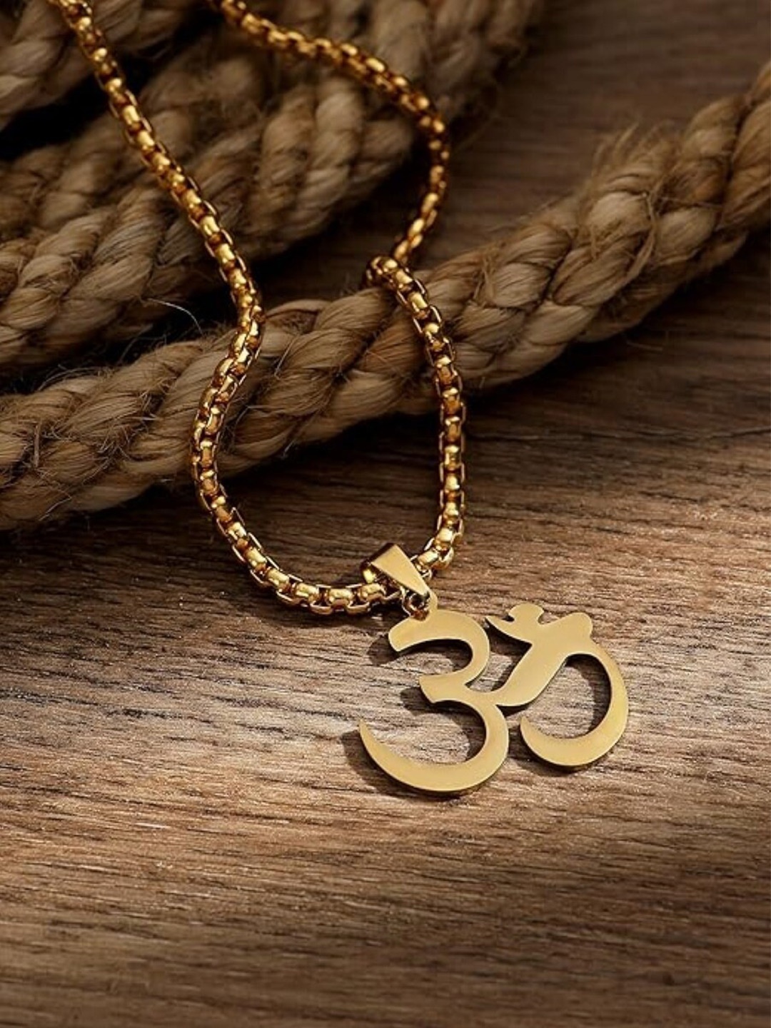 

EL REGALO Men Minimal Chain With Pendant, Gold