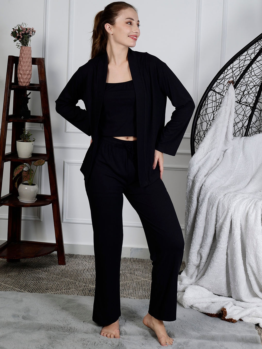 

NEUDIS Top And Pyjamas With Shrug, Black