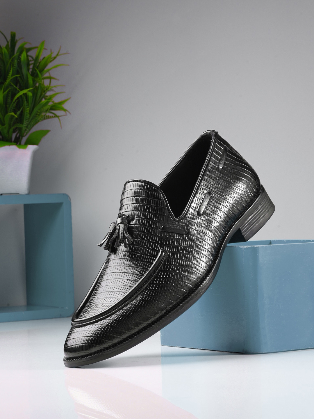 

Killer Men Textured Tassel Formal Loafers, Black