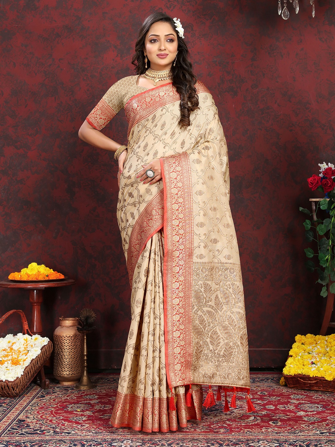 

Divyadham Textiles Woven Design Zari Pure Silk Banarasi Saree, Cream