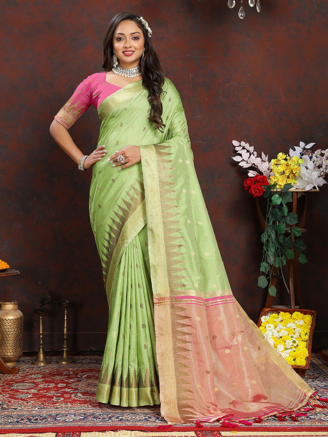 

Divyadham Textiles Woven Design Zari Pure Silk Banarasi Saree, Green