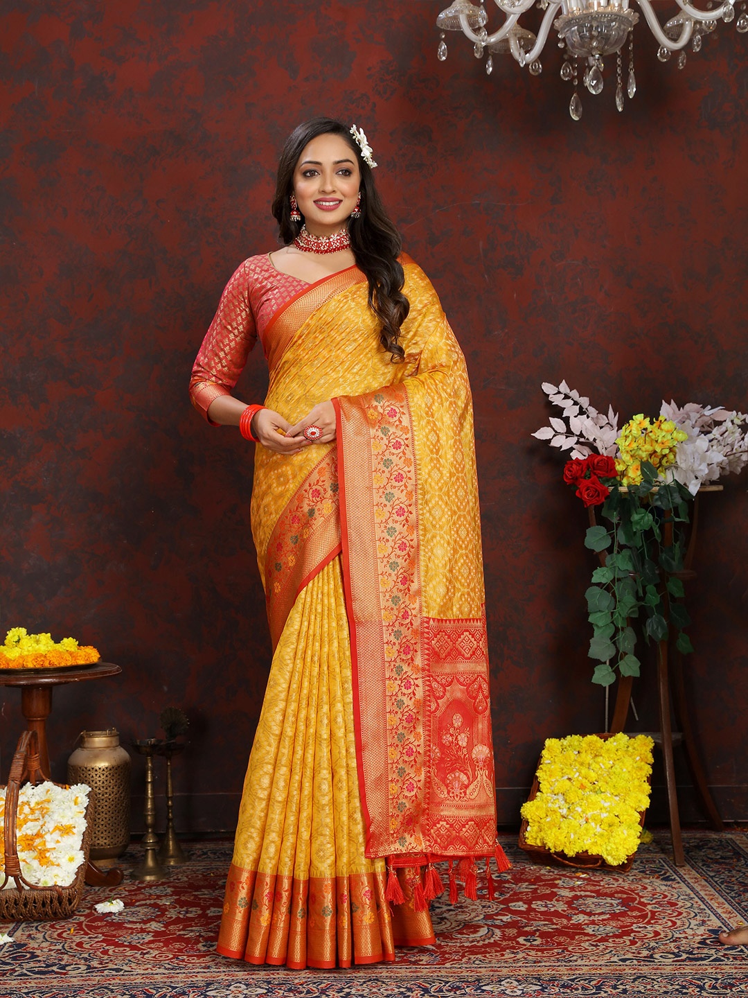 

Divyadham Textiles Ethnic Motifs Woven Design Zari Organza Banarasi Saree, Yellow