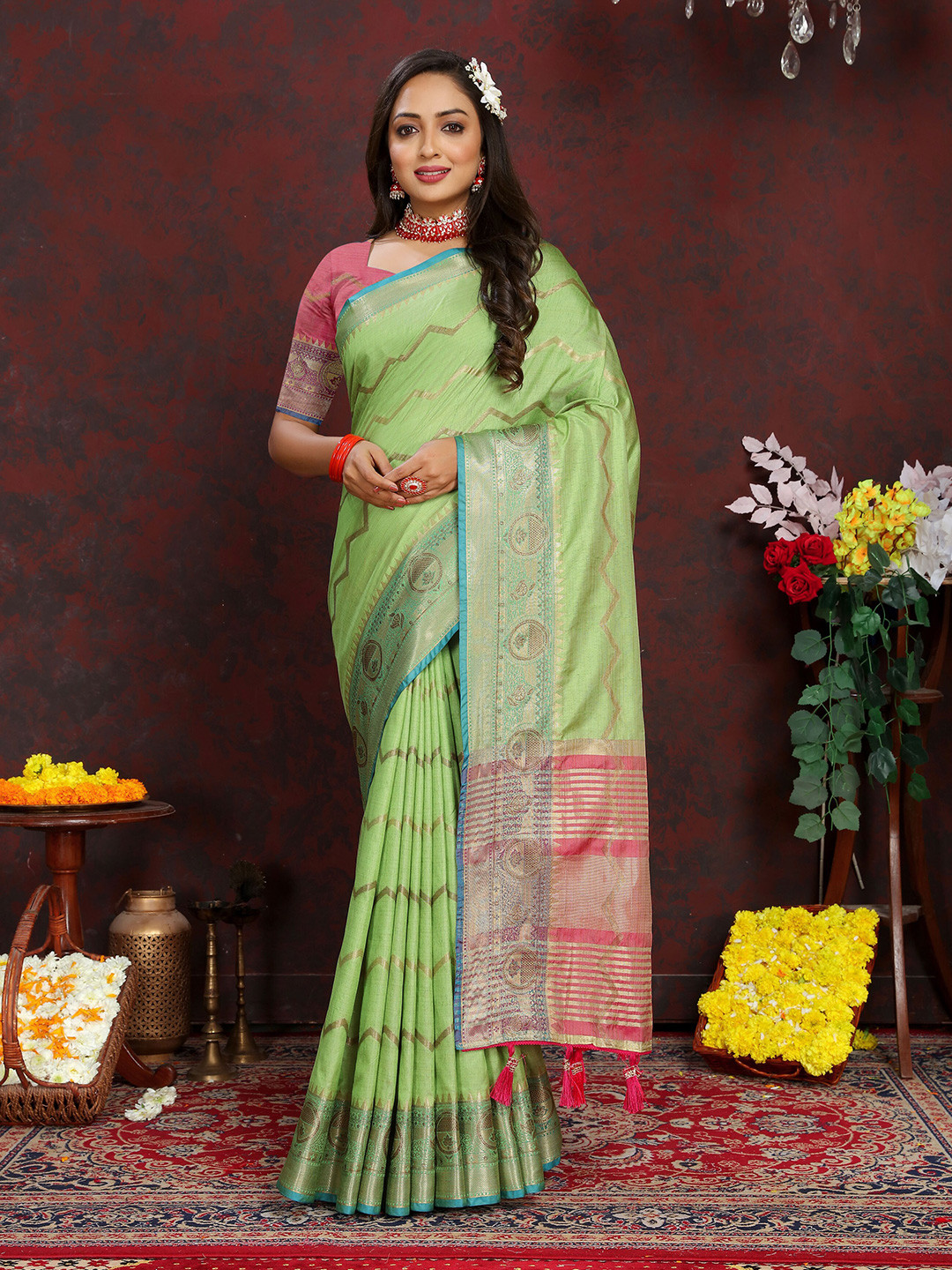 

Divyadham Textiles Woven Design Zari Pure Silk Banarasi Saree, Green