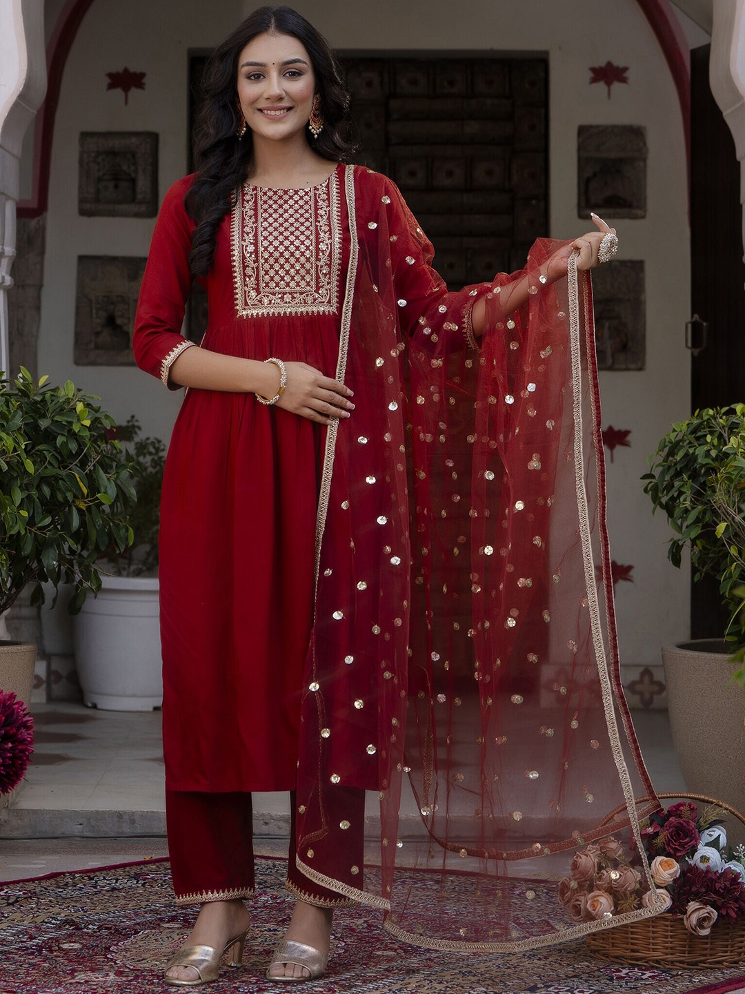 

Nayo Ethnic Motifs Embroidered Sequinned Kurta with Trousers & Dupatta, Maroon
