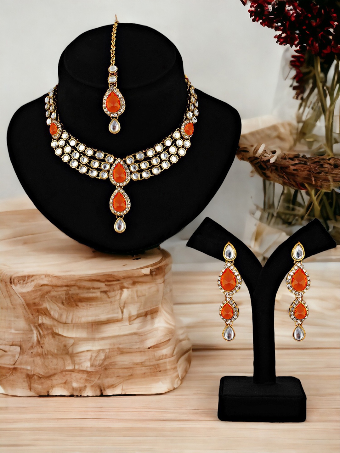 

LUCKY JEWELLERY Gold Plated Kundan Studded Jewellery Set