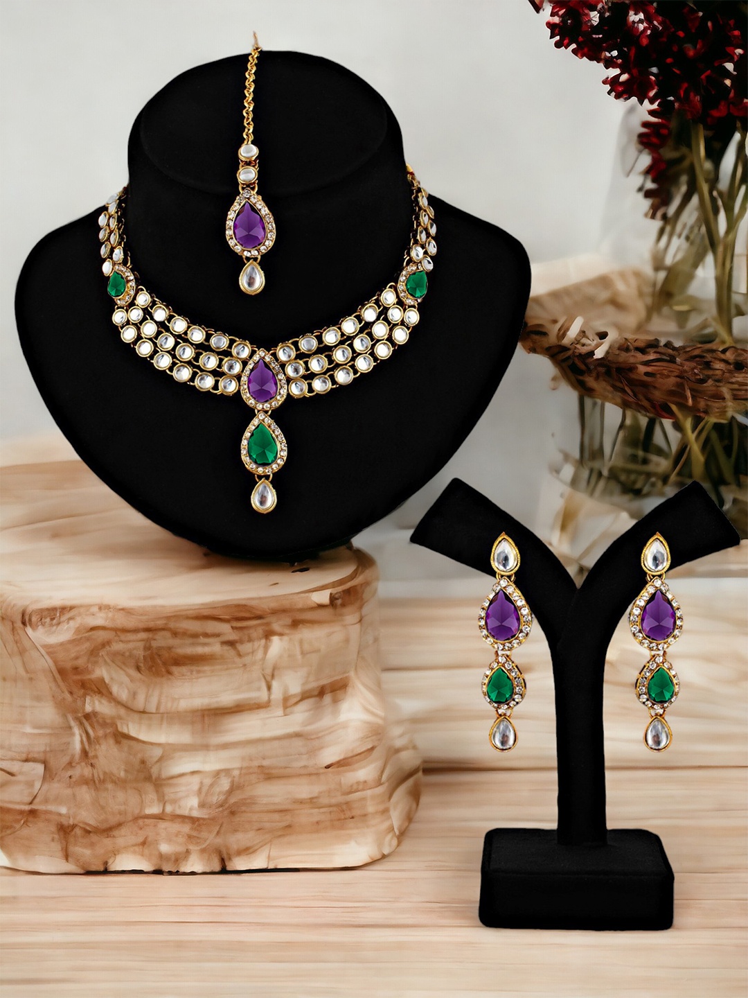 

LUCKY JEWELLERY Gold-Plated Kundan-Studded Jewellery Set