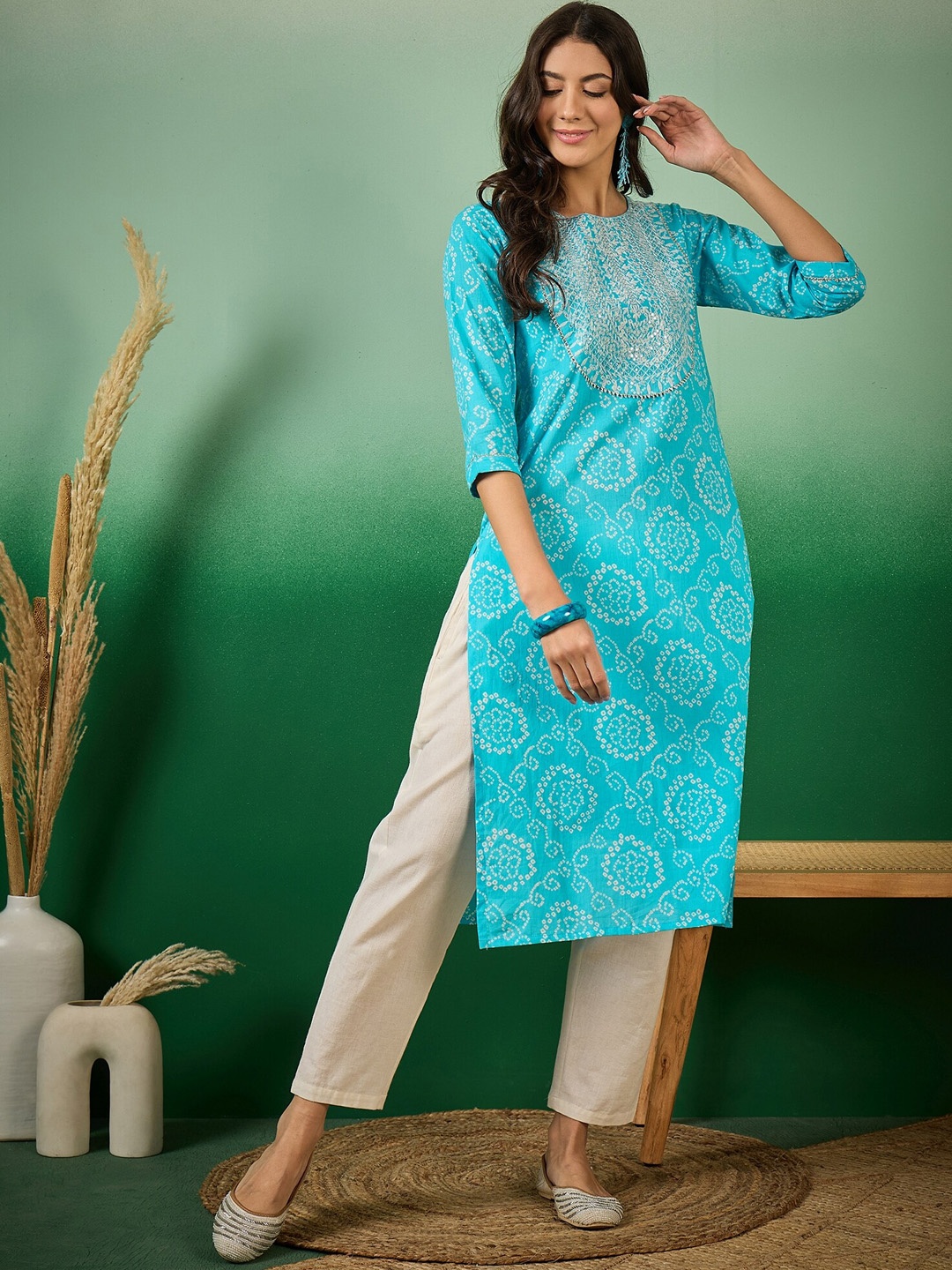 

Vastramyaa Bandhani Printed Sequinned Cotton Kurta, Turquoise blue