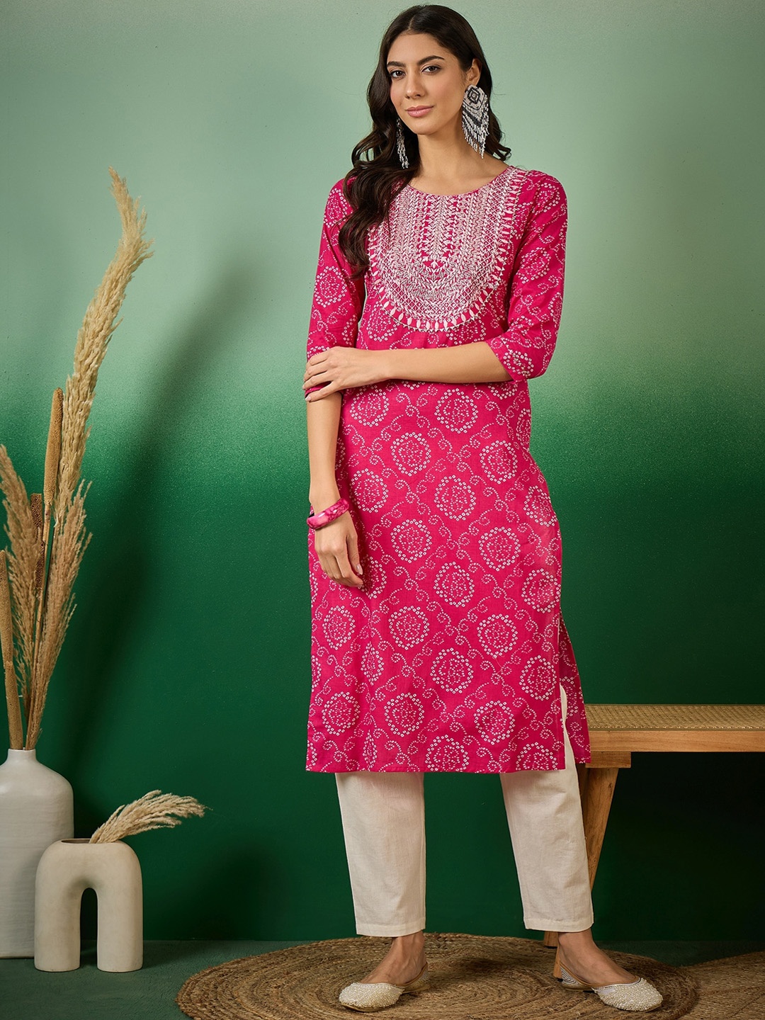 

Vastramyaa Bandhani Printed Thread Work Cotton Straight Kurta, Pink