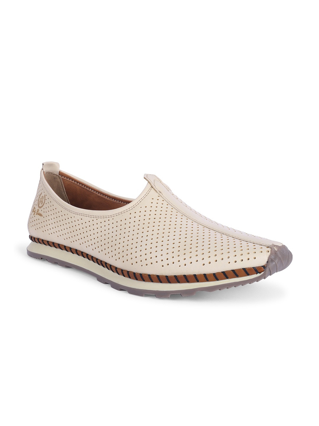

Big Boon Men Perforated Ethnic Mojaris, Off white