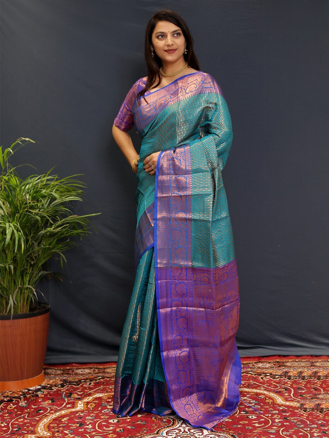 

Mitera Woven Design Zari Kanjeevaram Saree, Green