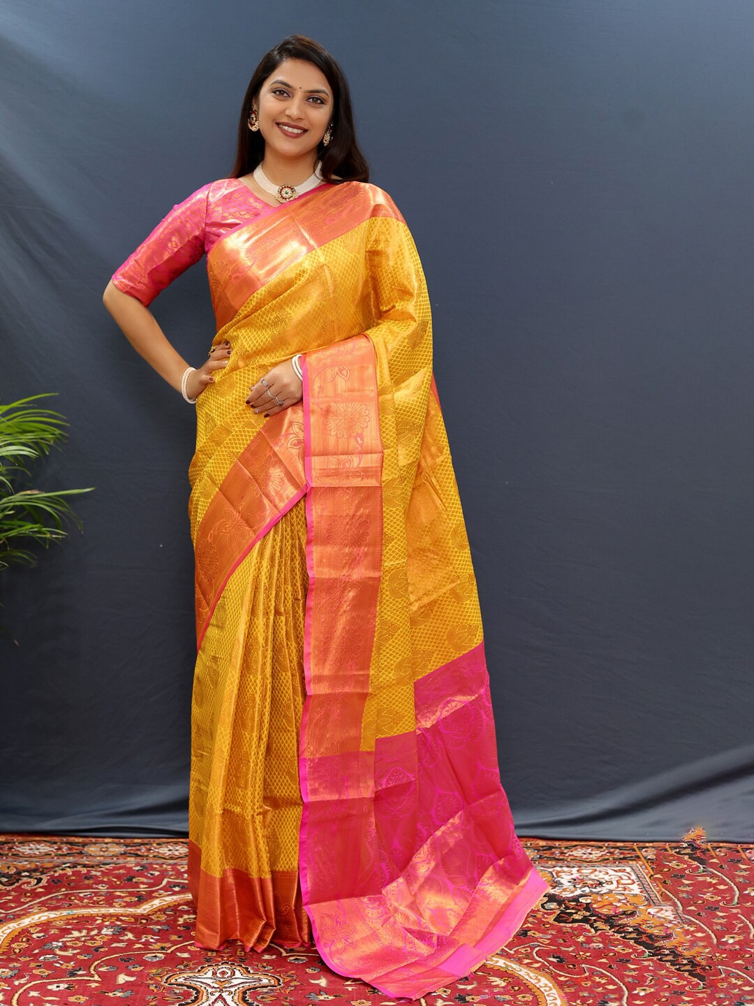 

Mitera Woven Design Zari Silk Kanjeevaram Saree, Gold