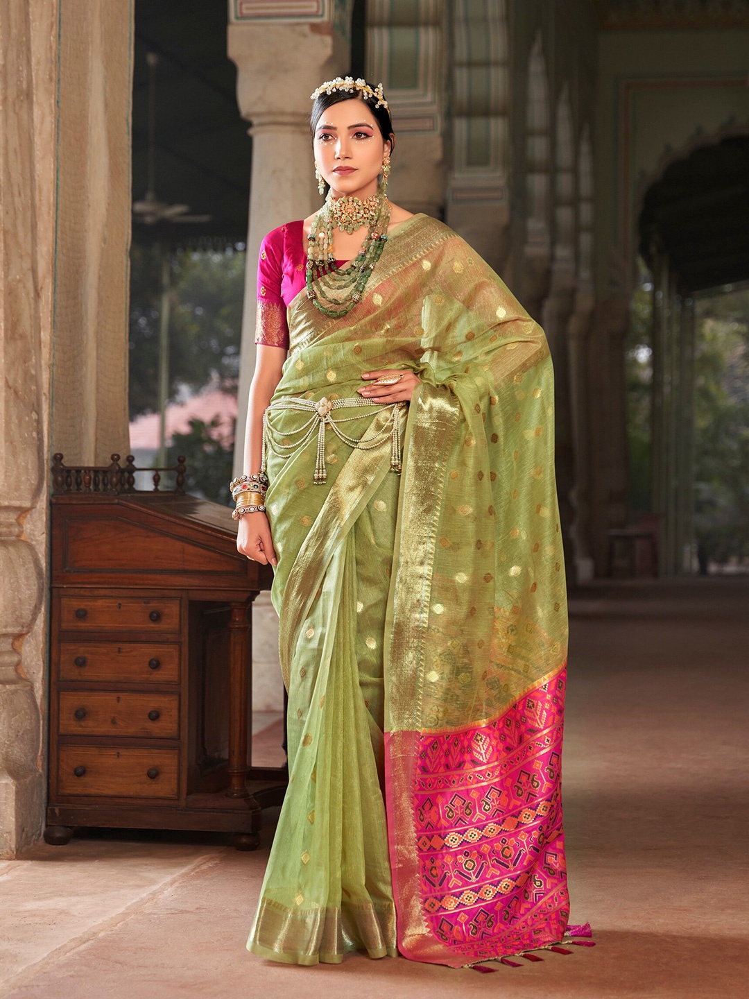 

Ekta Textiles Ethnic Motifs Zari Pure Cotton Banarasi Saree, Green