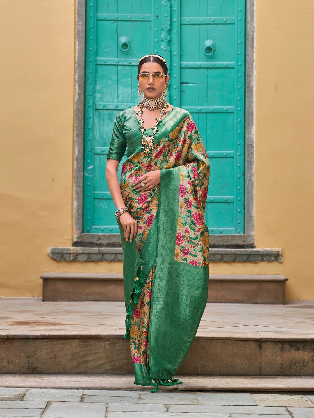 

Ekta Textiles Floral Printed Zari Pure Silk Banarasi Saree, Green