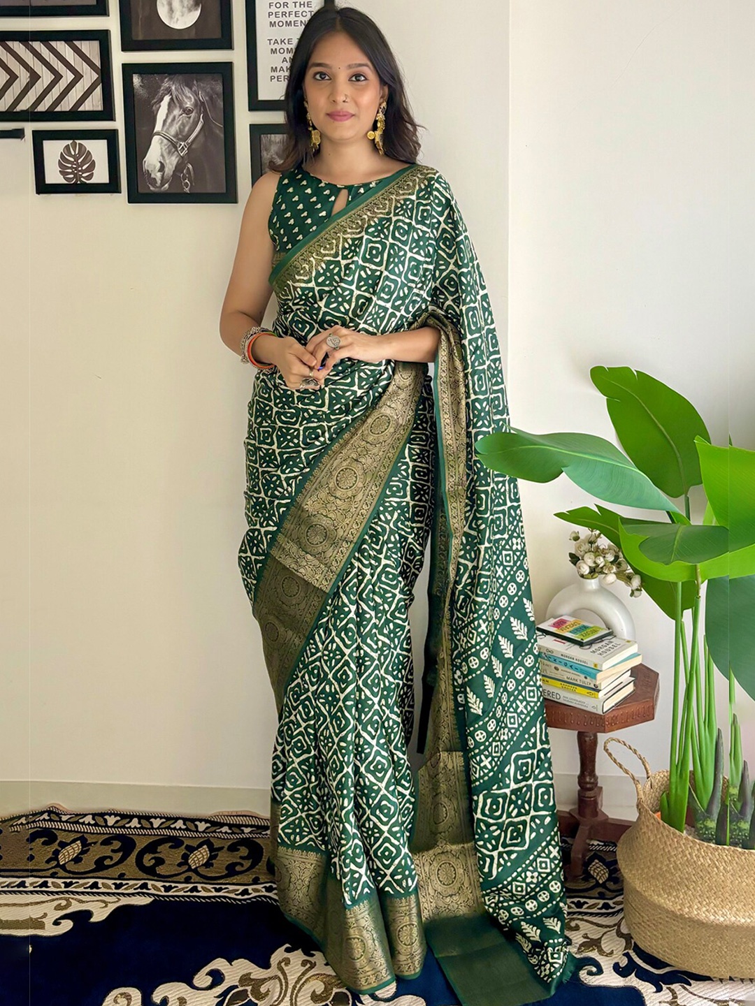 

Mitera Zari Pashmina Block Print Saree, Green
