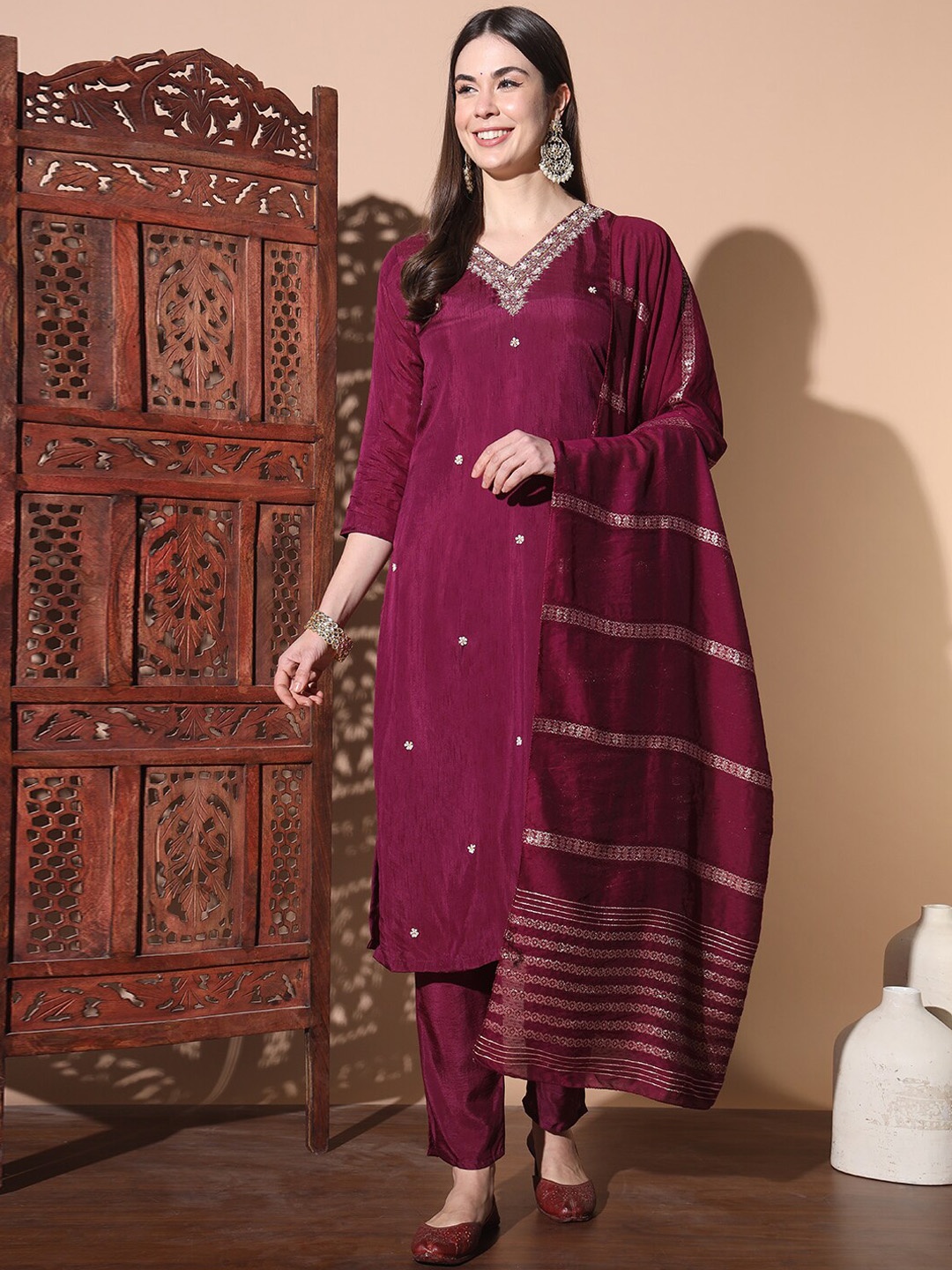 

SmartRAHO Ethnic Motifs Embroidered Silk Georgette Straight Kurta With Trouser & Dupatta, Burgundy