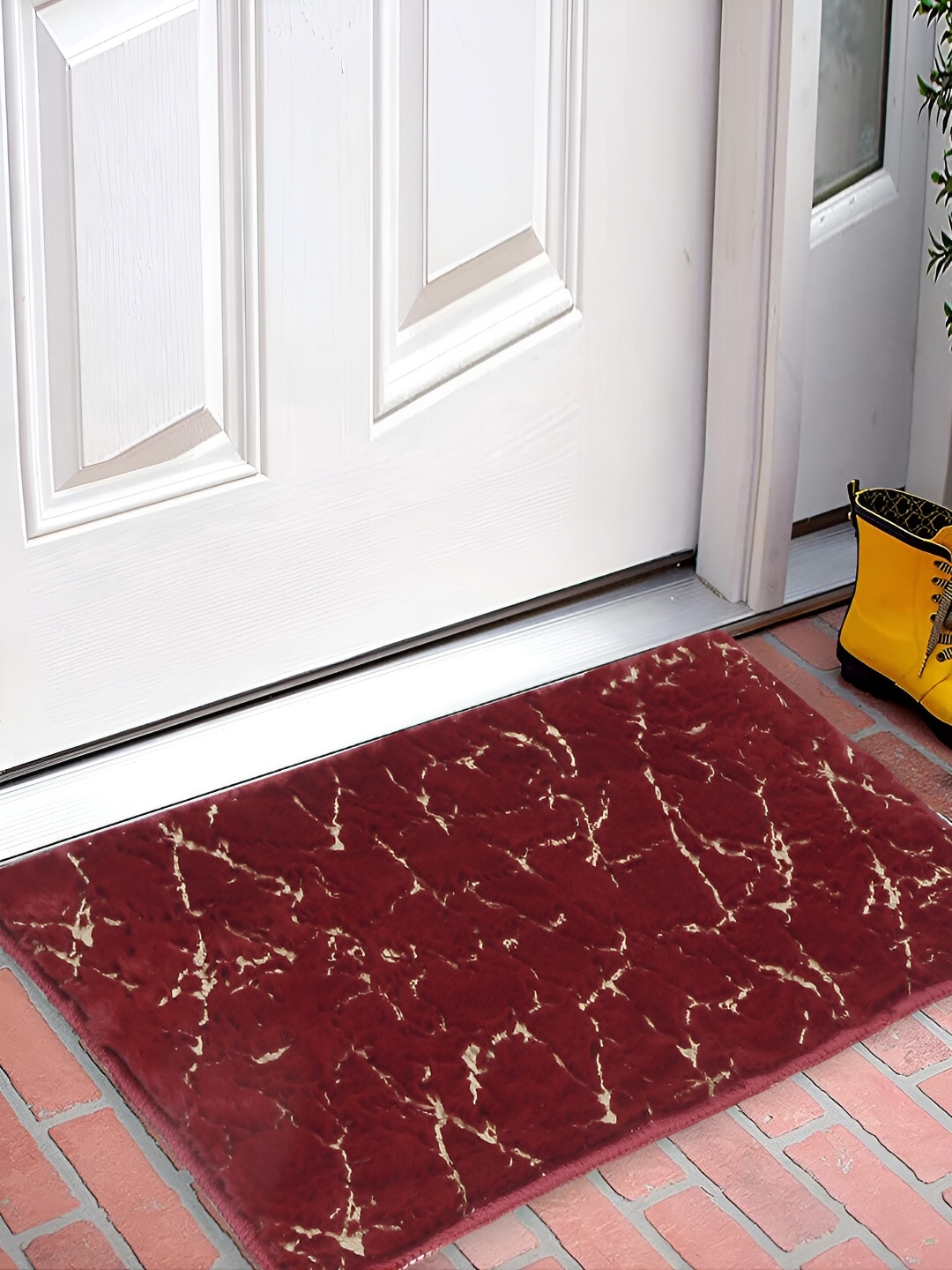 

FABINALIV Maroon & Beige Abstract Anti-Skid Doormat