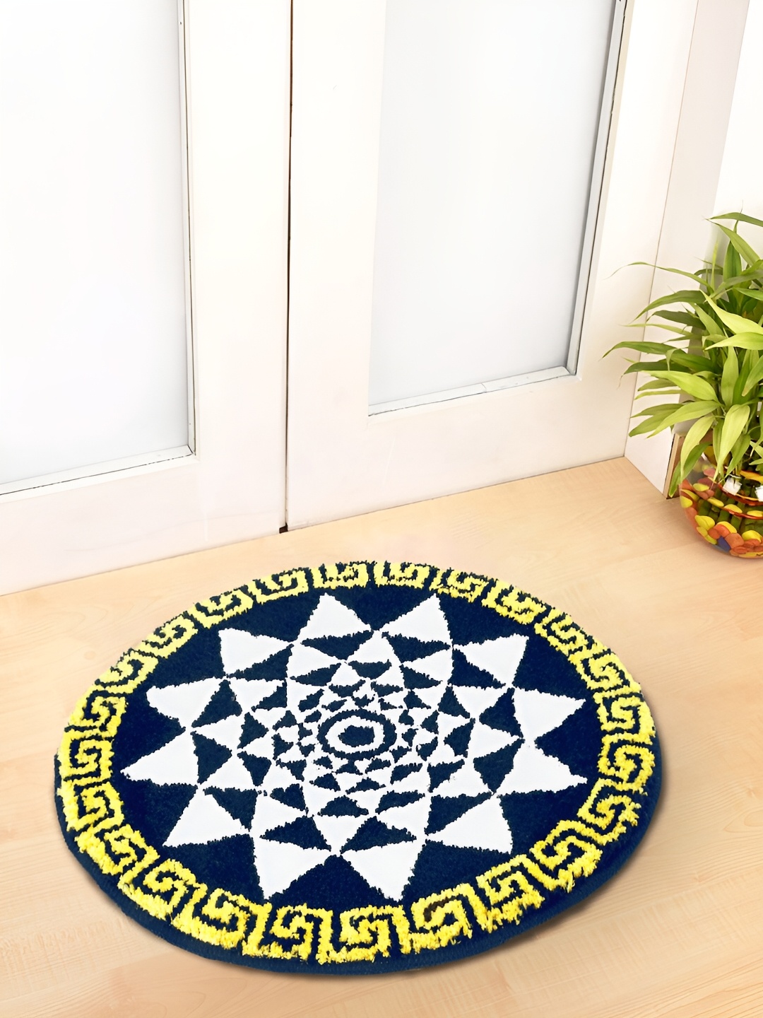 

FABINALIV White & Black Geometric Anti-Skid Doormat