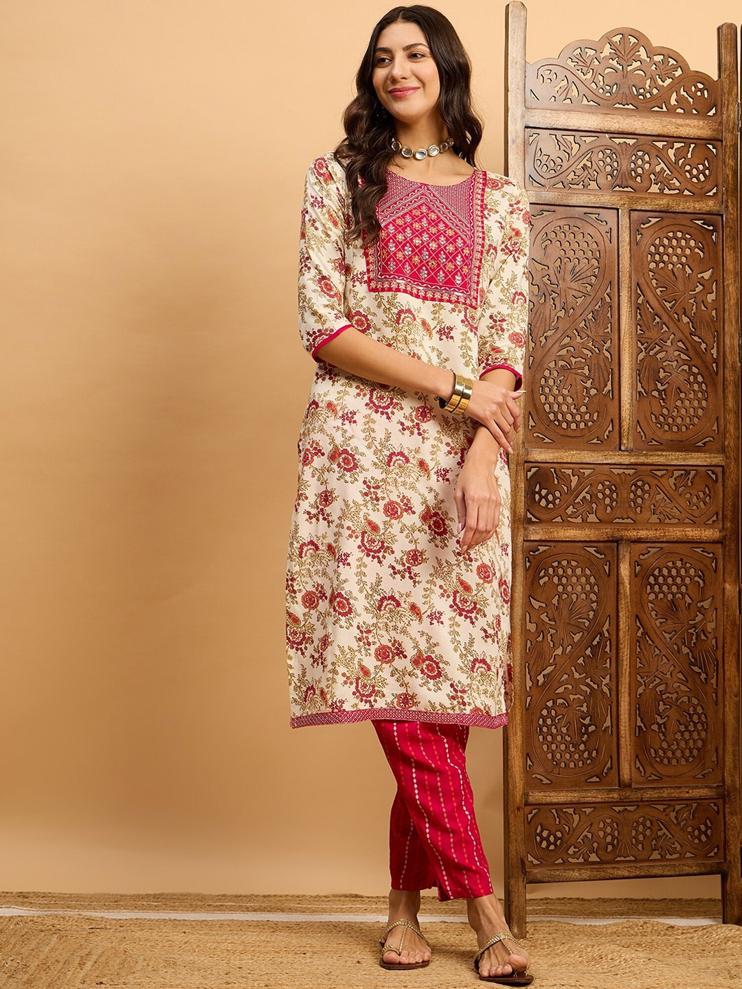 

DIVYANK Ethnic Motifs Round Neck Three-Quarter Sleeves Kurta Set, Beige