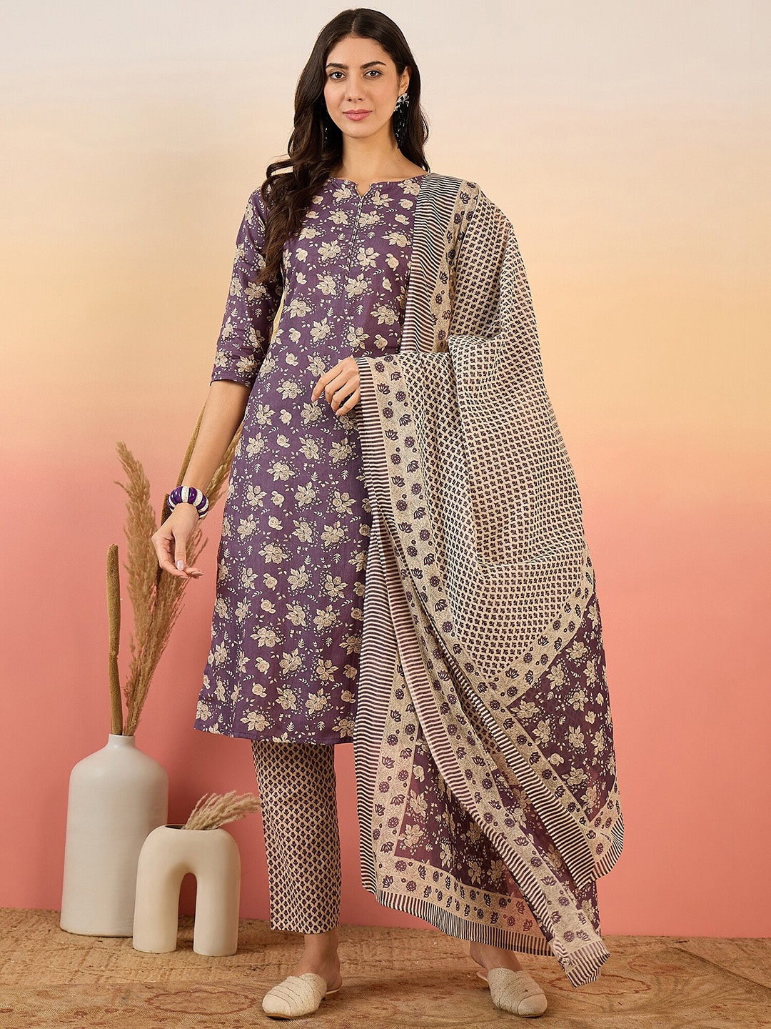 

Vastramyaa Floral Printed Pure Cotton Straight Kurta & Trousers With Dupatta, Purple