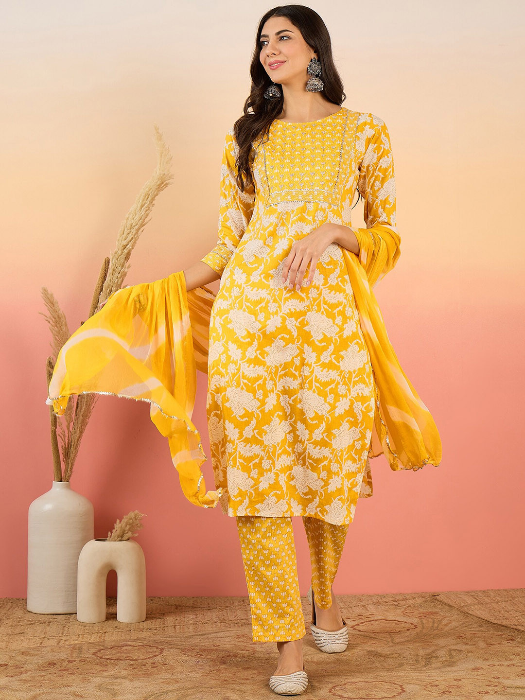 

Vastramyaa Floral Printed Pure Cotton Straight Kurta & Trousers With Dupatta, Yellow