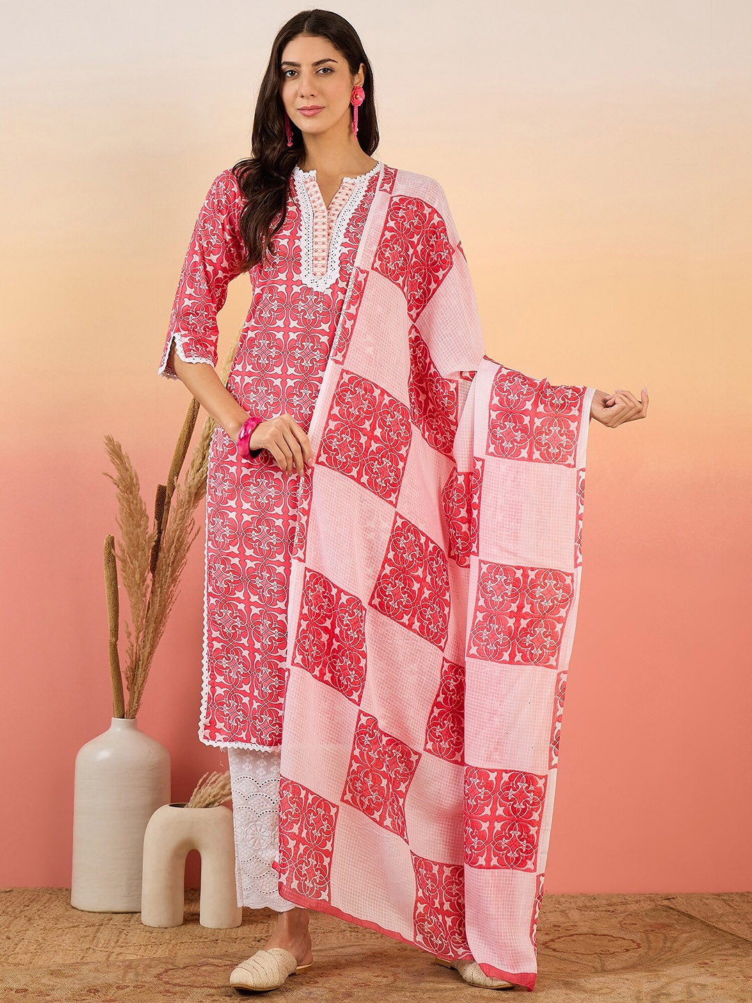 

Vastramyaa Ethnic Motifs Printed Pure Cotton Straight Kurta & Trouser With Dupatta, Pink