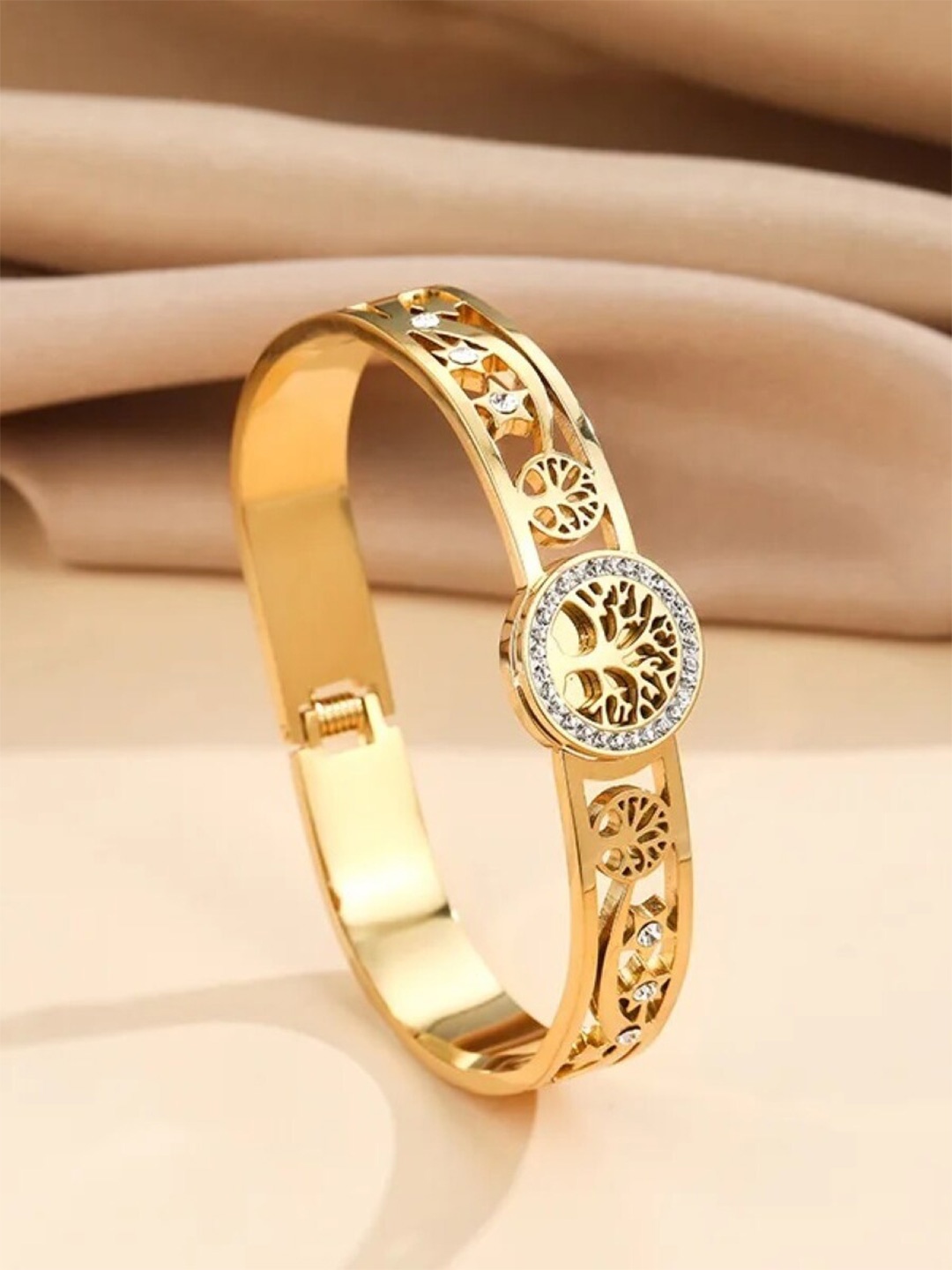 

EL REGALO Women Bangle-Style Bracelet, Gold