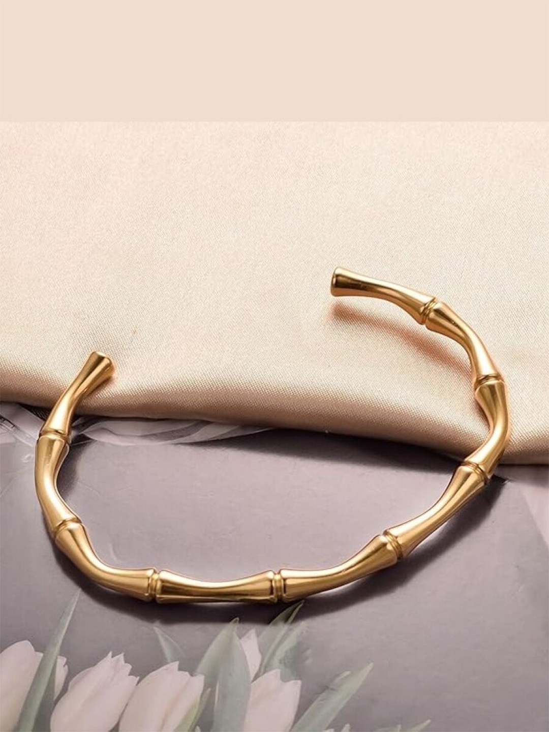 

EL REGALO Slip-On Cuff Bracelet, Gold