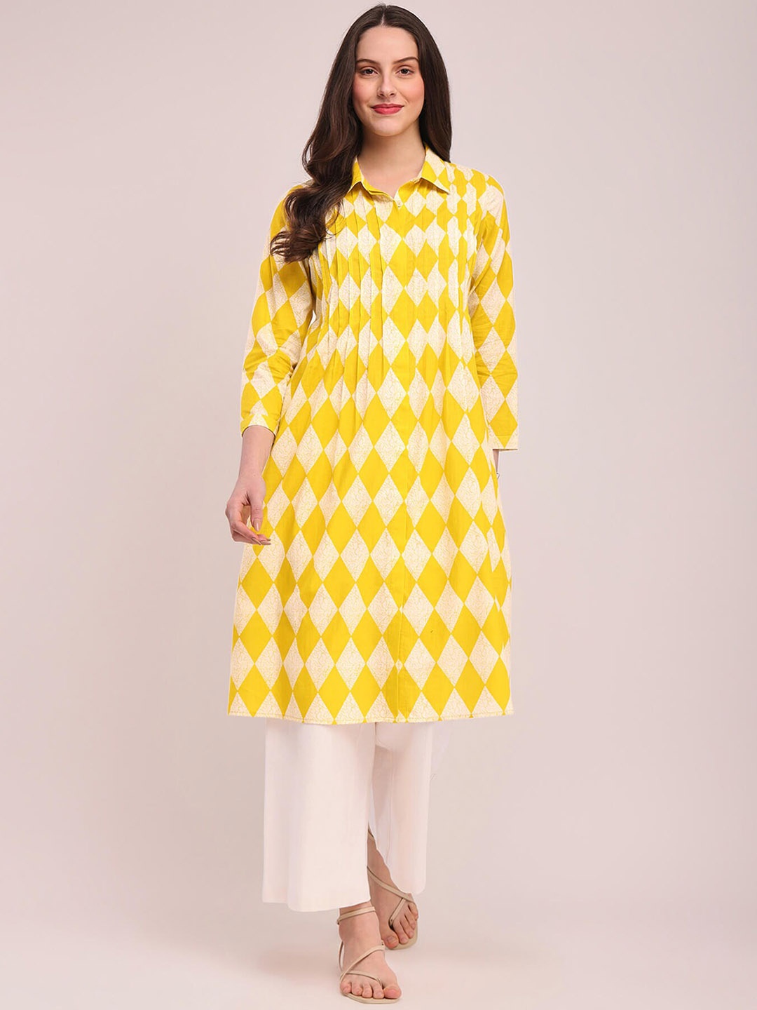 

Pink Fort Geometric Printed Pure Cotton Kurta with Palazzos, Yellow