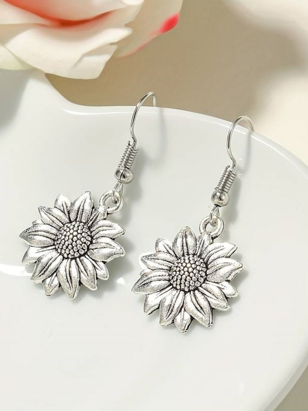 

EL REGALO Contemporary Drop Earrings, Silver