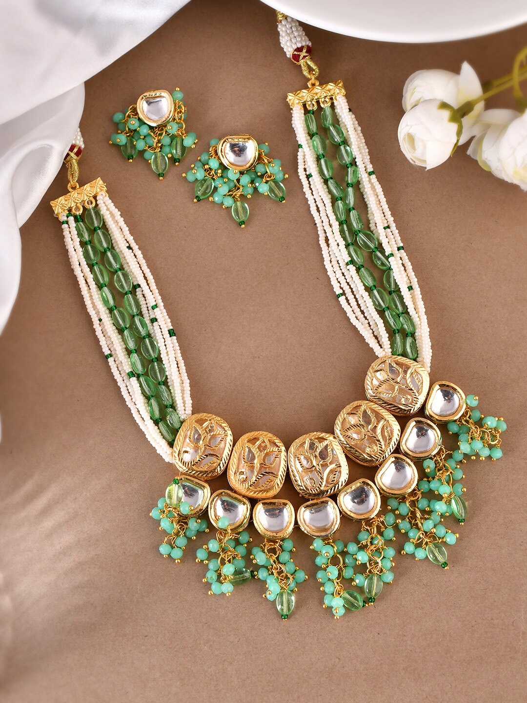 

Silvermerc Designs Gold-Plated Kundan-Studded & Beaded Jewellery Set