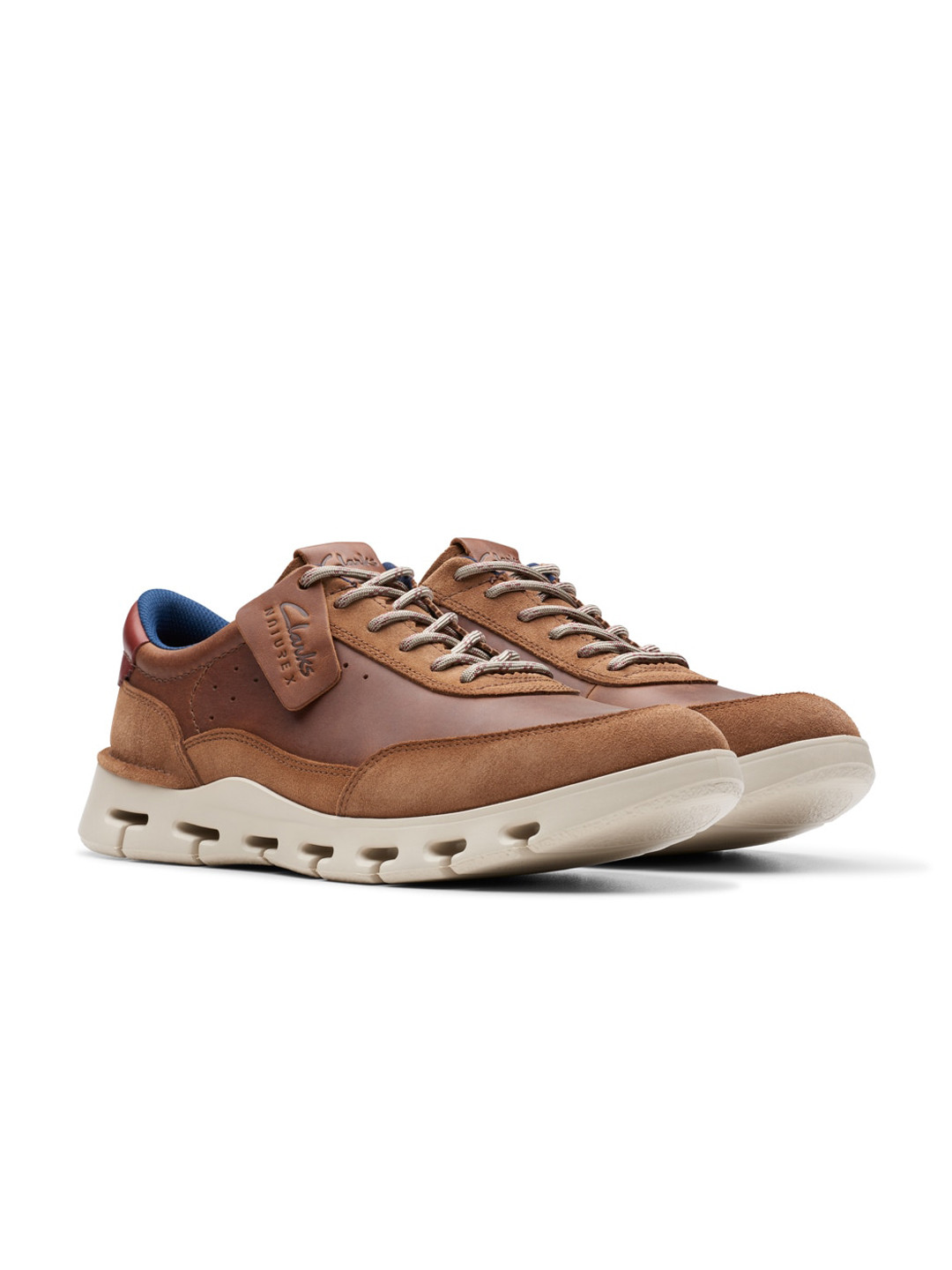 

Clarks Men Textured Round Toe Leather Sneakers, Tan