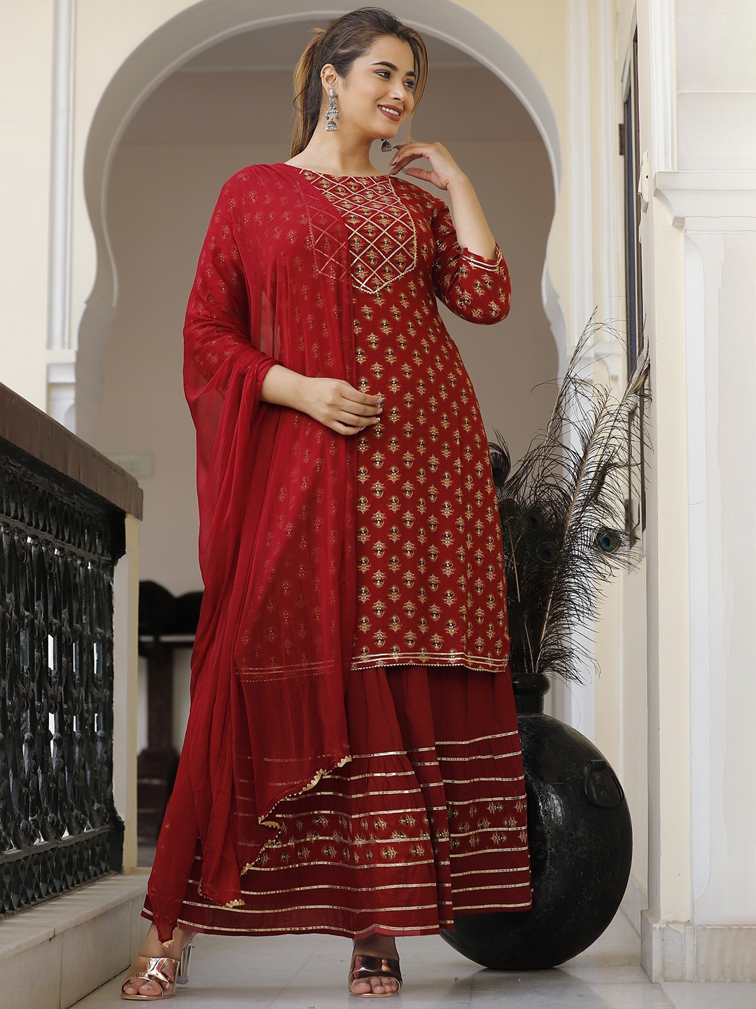 

SINGNI Ethnic Motifs Embroidered Kurta & Skirt With Dupatta, Maroon
