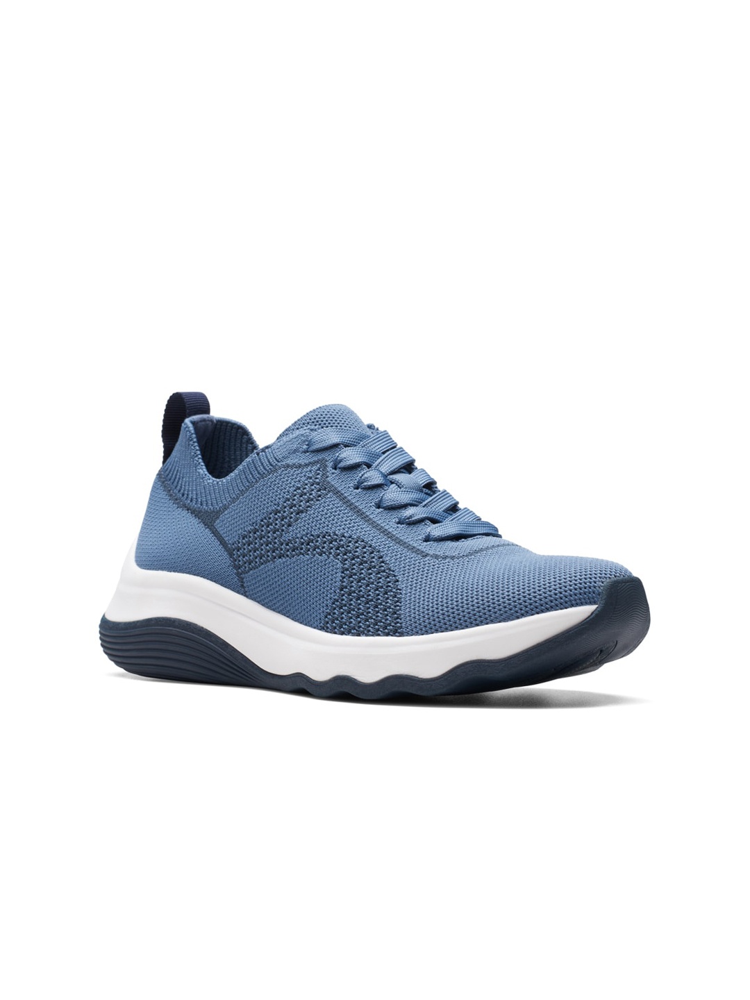 

Clarks Women Textured Round Toe Textile Sneakers, Blue